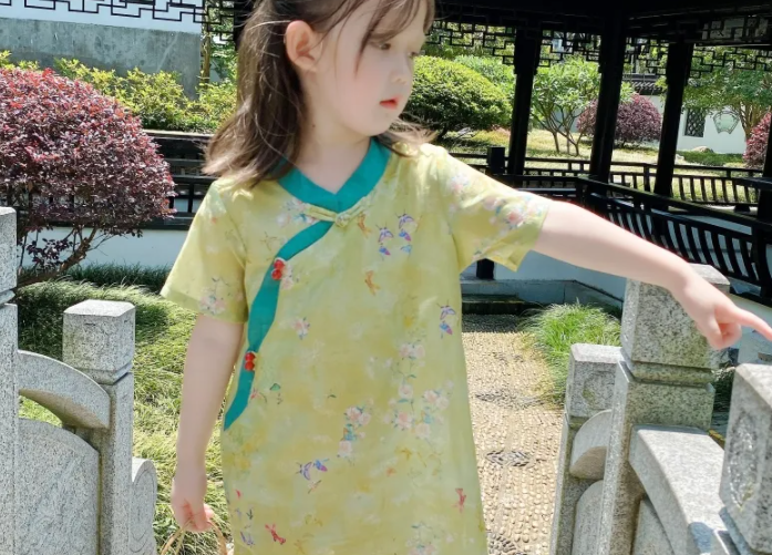 Kyii女孩夏季短袖连衣裙V领连衣裙Kyii0170