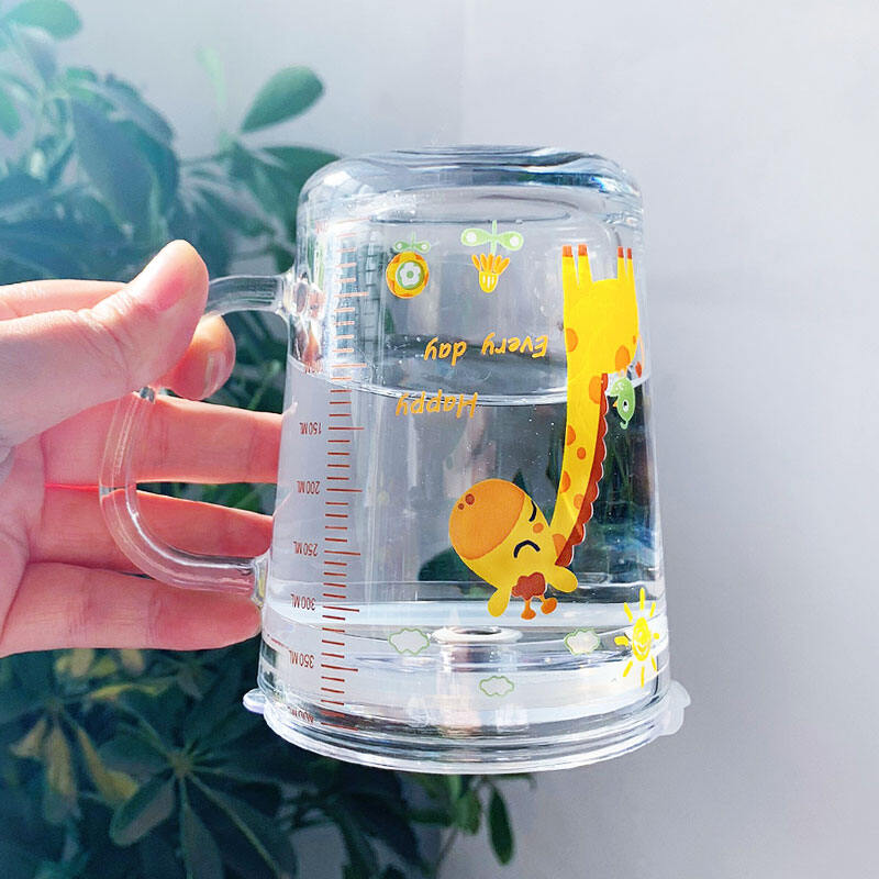 优质的产品稻草杯成人便携式儿童牛奶杯Ins Internet名人女孩可爱的水杯史努比秤玻璃