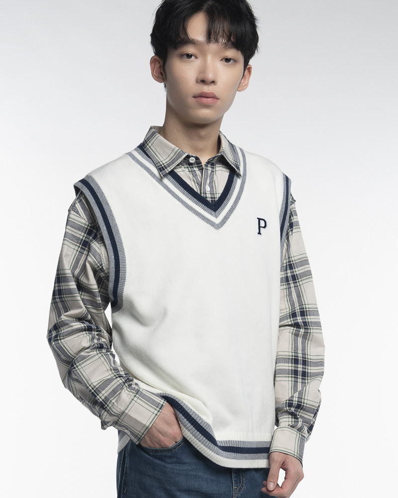 Yishion男子针织V脖子上的V型背心带有不对称的对比彩色领口和P刺绣（白色）