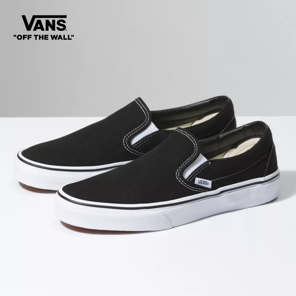 Vans Classic Slip-On中性运动鞋女性（UNISEX US大小）黑色vn000eyeblk1
