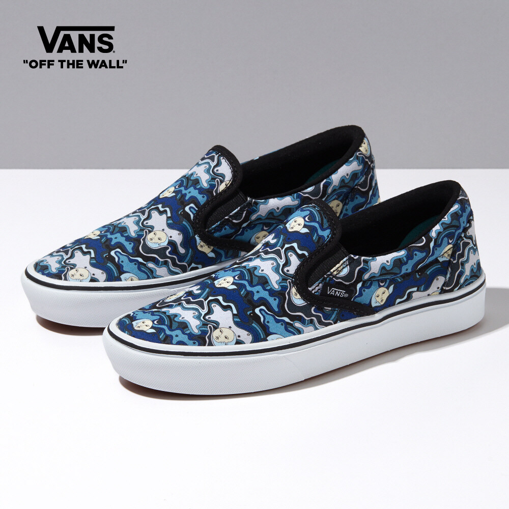 Vans comfycush滑动运动鞋女性（美国女用尺寸）白色VN0007NH4481